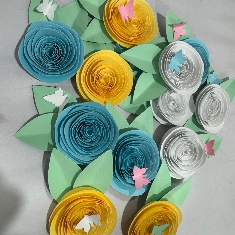 10 adhesive backed flower minis